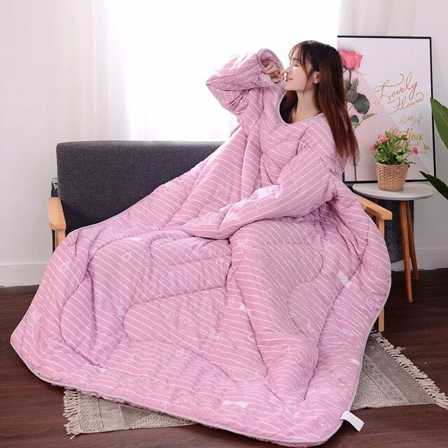 A Comfortable Winter Quilt with Sleeves